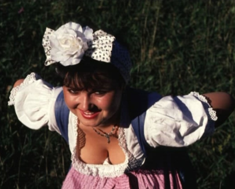 Amateurbilder - pralle Titten unter freiem Himmel